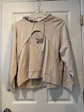 Tommy Hilfiger Cream Cutout Pullover Hoodie and Matching Joggers